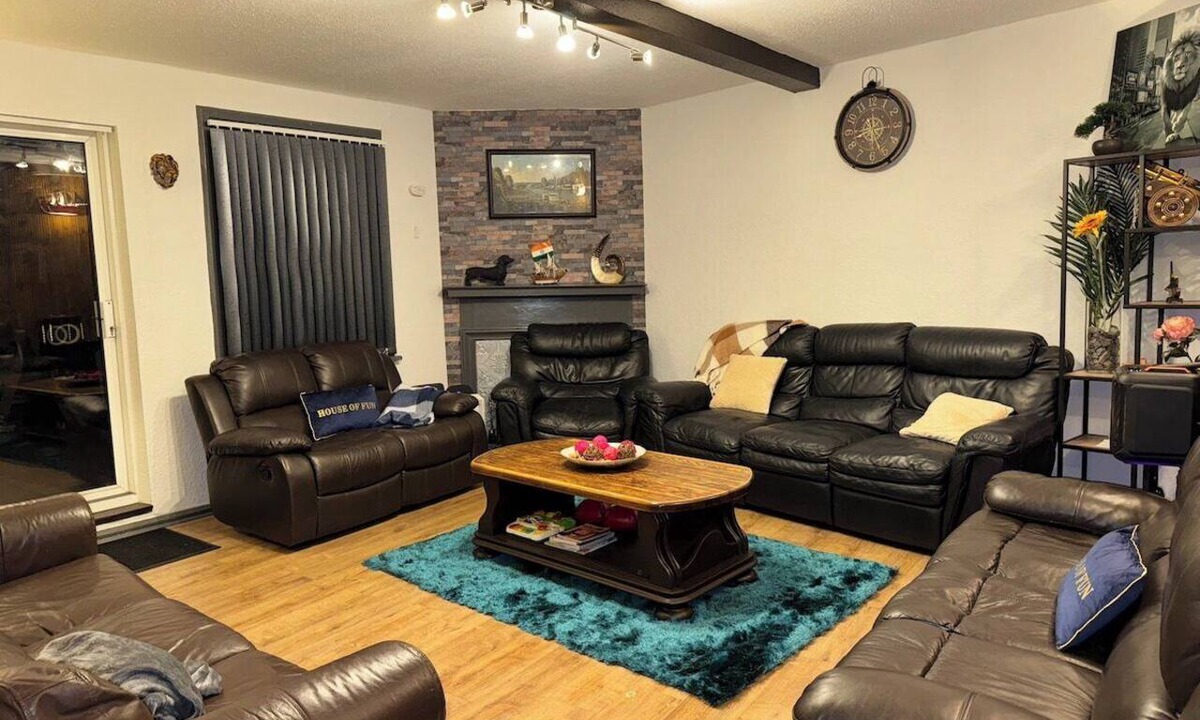Leicester Apartment | The Pub House Inn - Timeless Charm