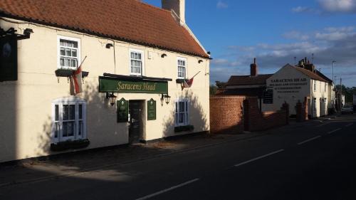 Skegness Apartment | The Saracens Head Old Lounge