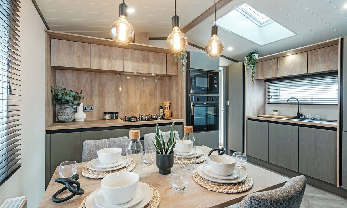 Frampton Ski Chalet | The Spitfire Lodge (Pet)