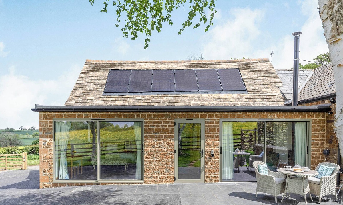 Ayston Cottage | The Tack Room - UK36999