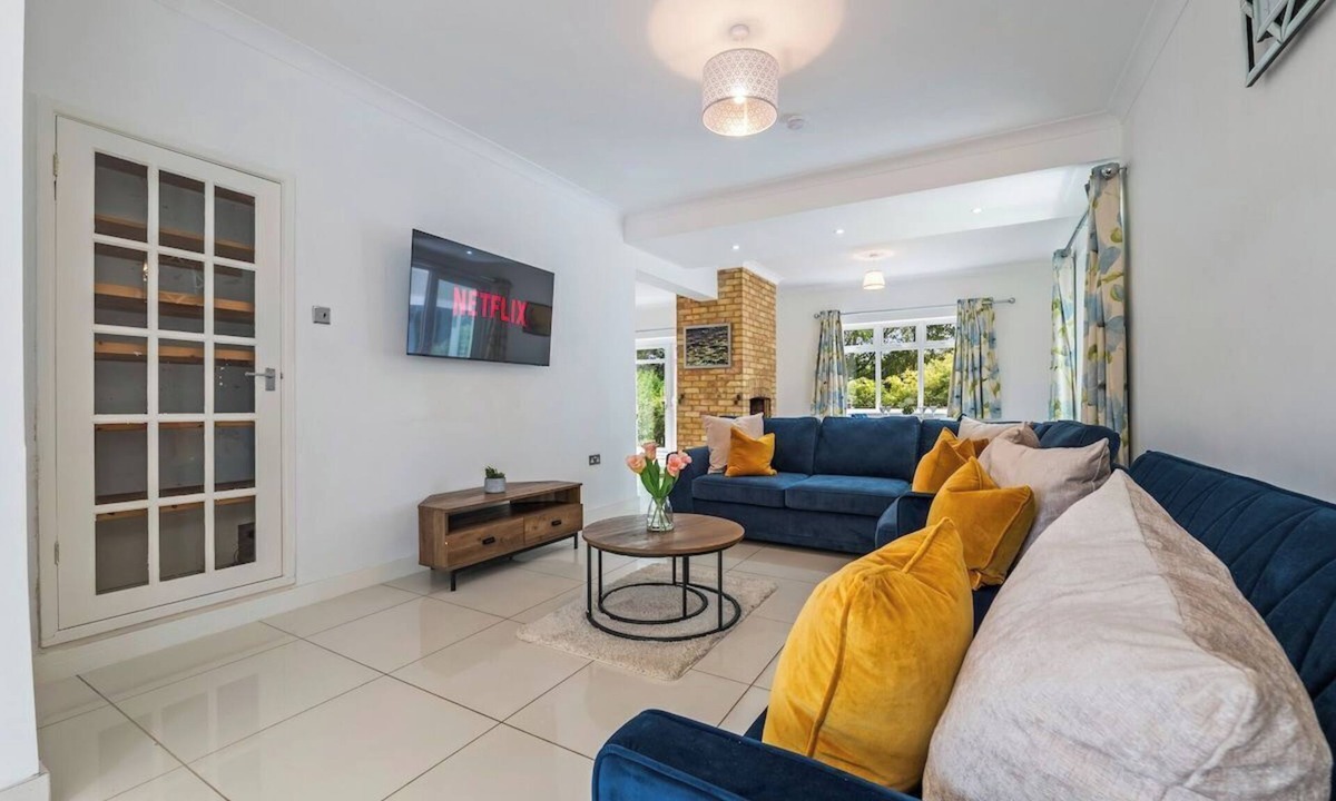 Thorney House | The Thorney Retreat: Peterborough