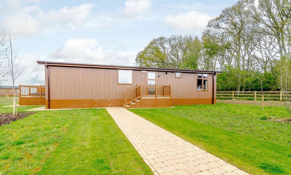 Fotheringhay Cabin | The Wansford, Wansford