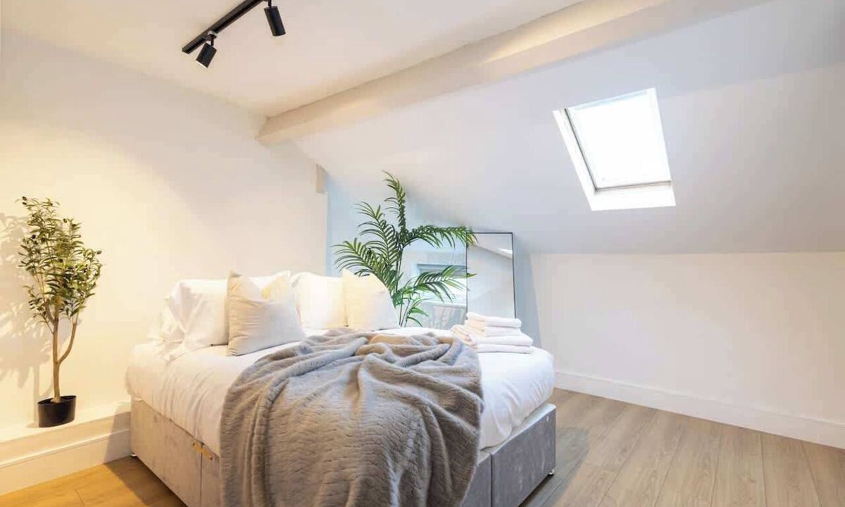 Withington Condo | The Withington - Close To Christie & Motorway links