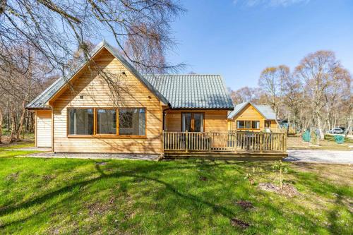 Lewiston House | Thistle Lodge 20 with Hot Tub