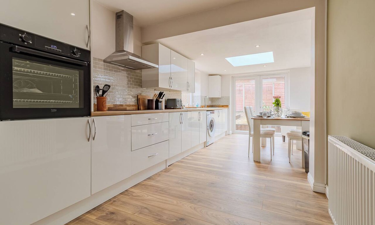 Shepshed House | Tranquil Loughborough Bungalow Retreat Sleeps 6