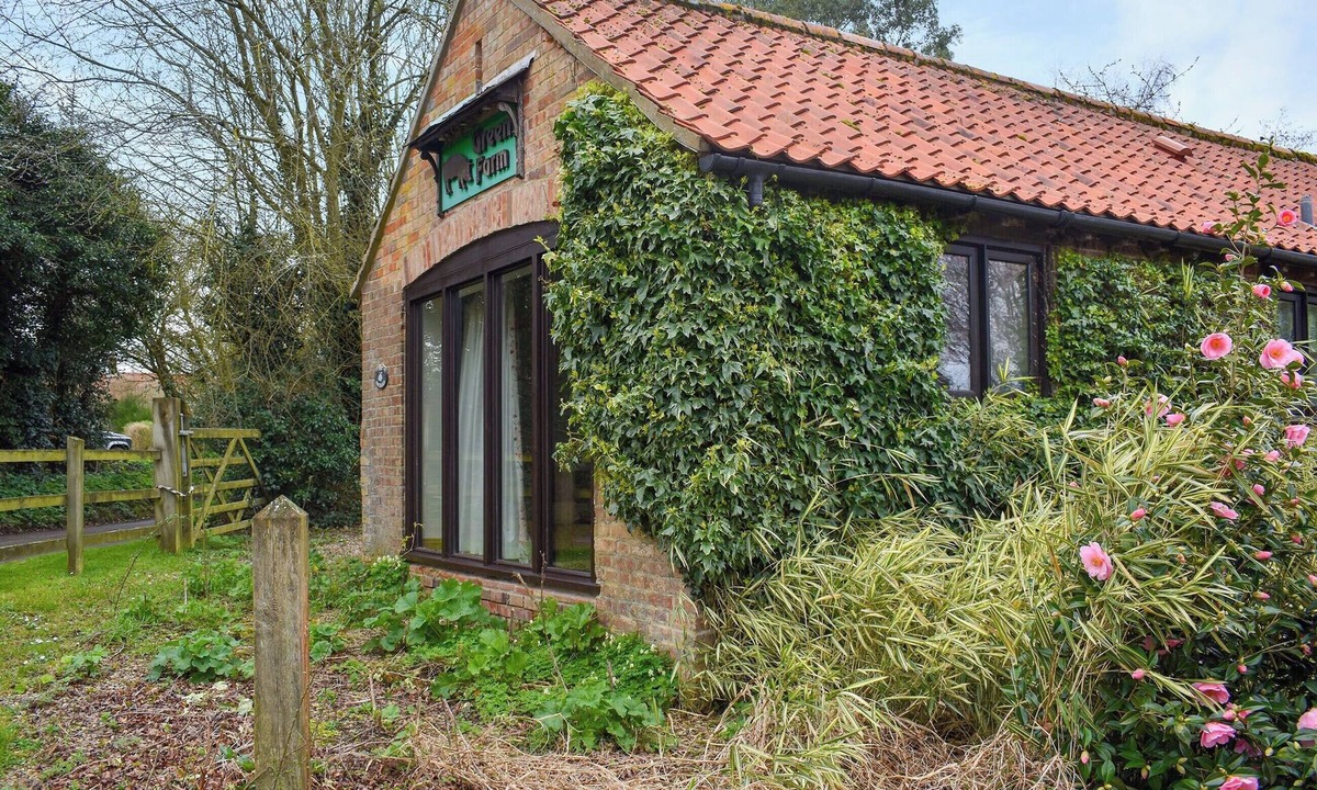 Aldborough Cottage | UK46717 - The Orchard