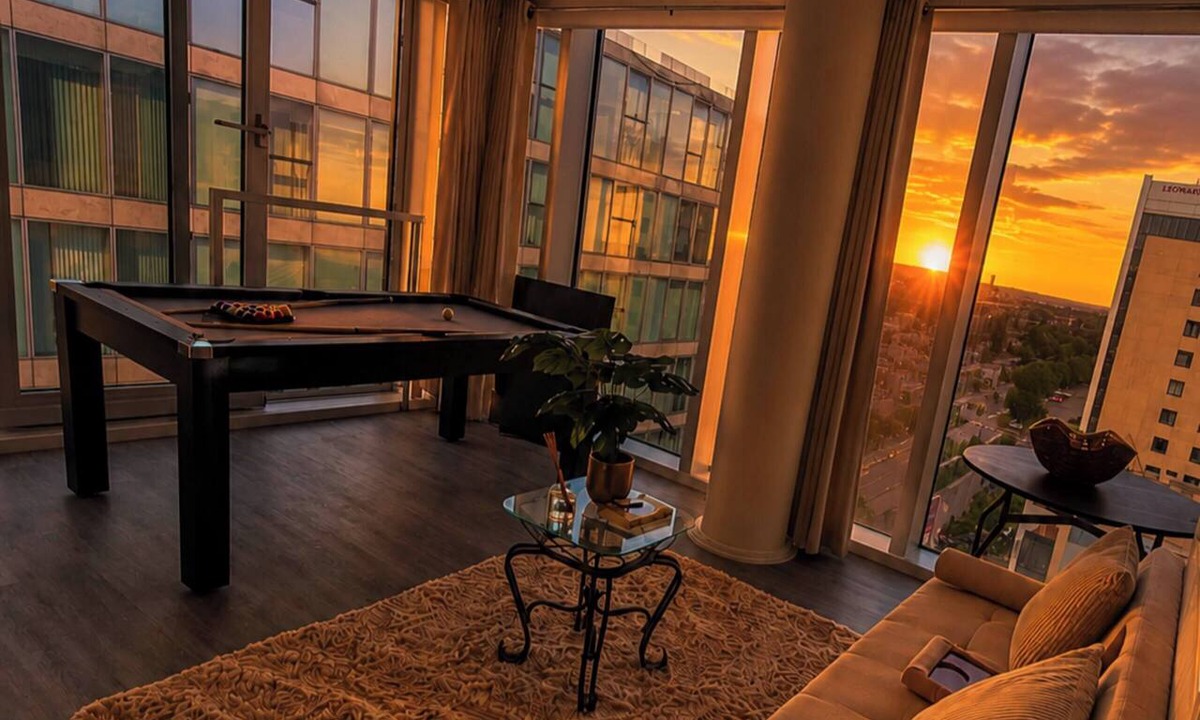 Central Milton Keynes Apartment | VIP-Themed Luxury Apartment Central Milton Keynes City Views & Pool Table