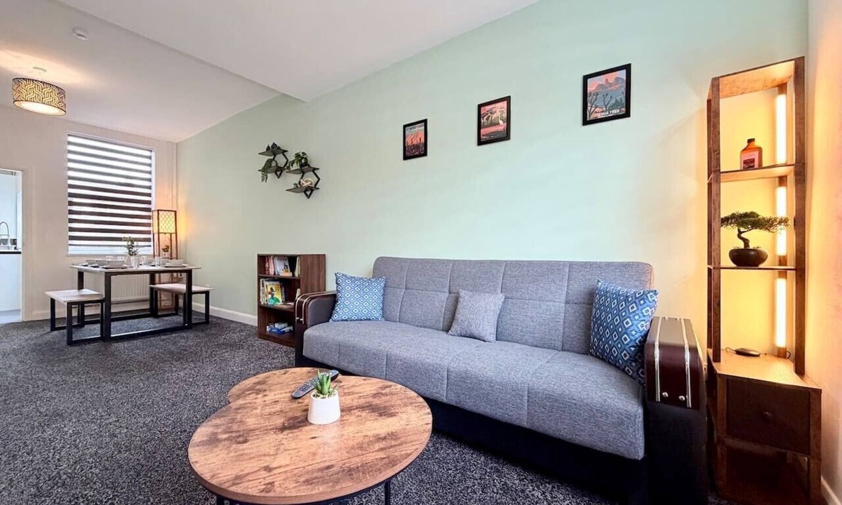 Cleethorpes House | Ward House - Contractors or Family Holidays