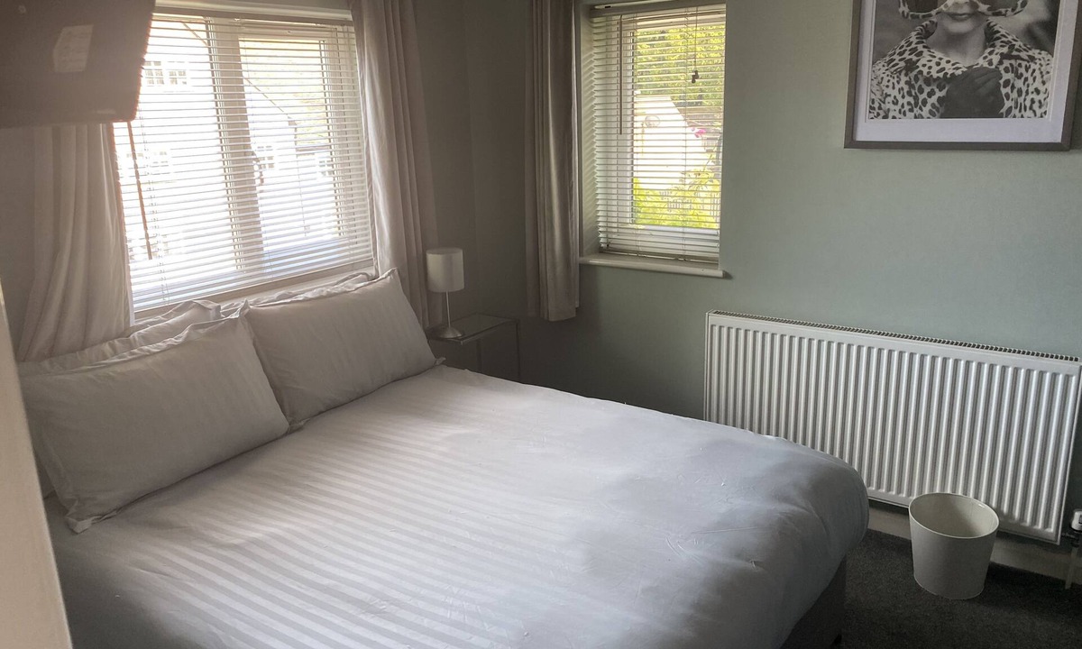 Tring House | Wellbrook Rooms