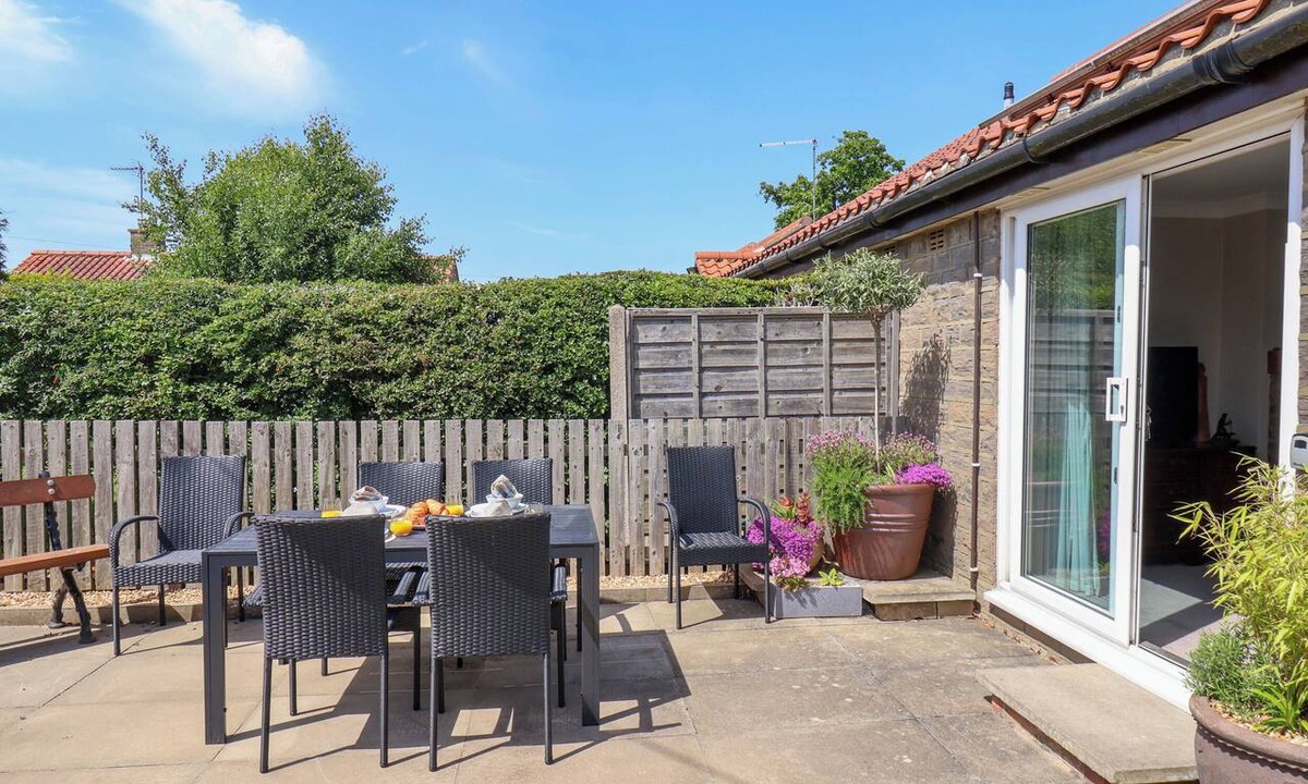 Goathland House | WHEELDALE COTTAGE, pet friendly, with a garden in Goathland