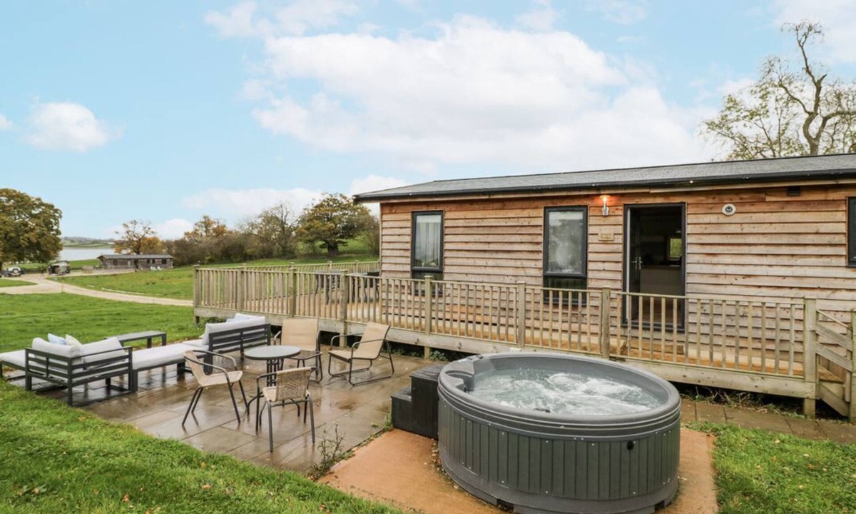 Rugeley Cabin | Willow Lodge, Abbots Bromley
