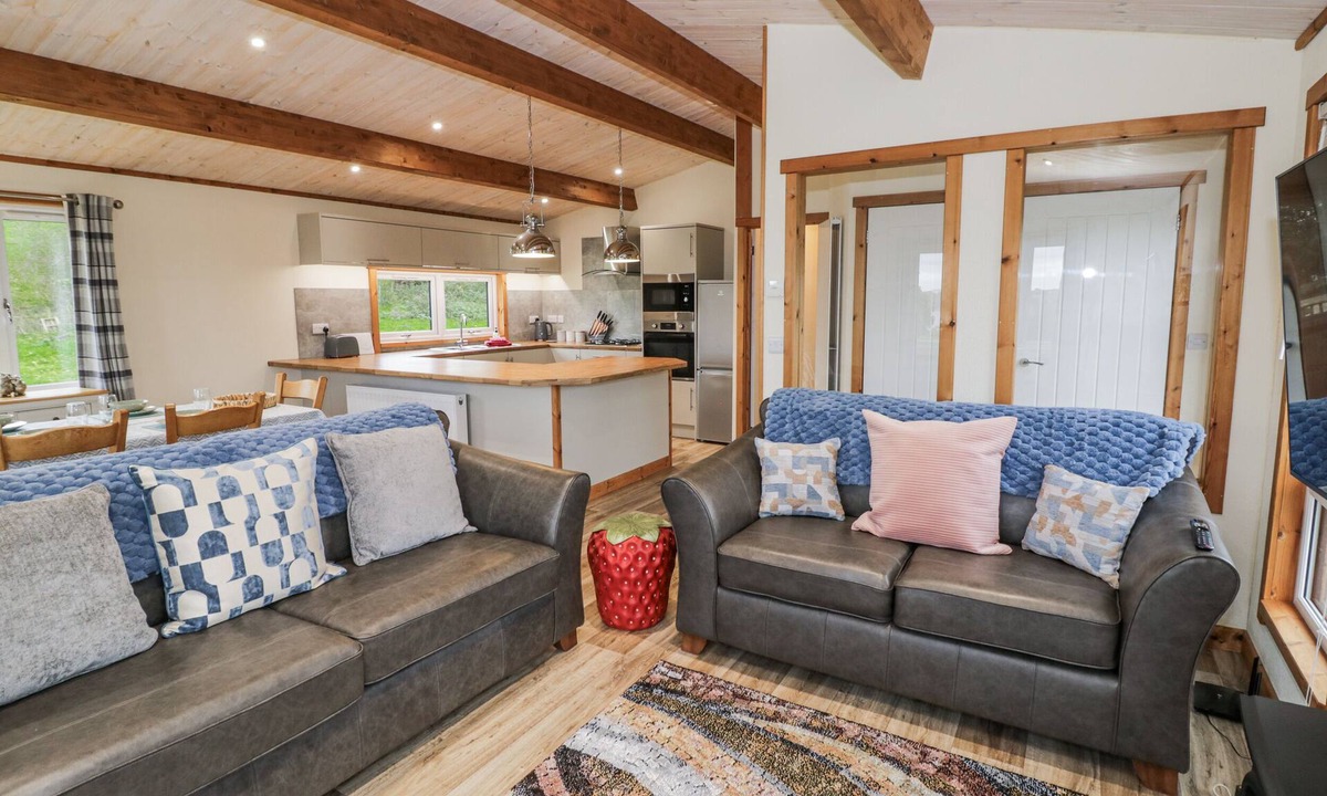 Rugeley Cottage | Willow Lodge