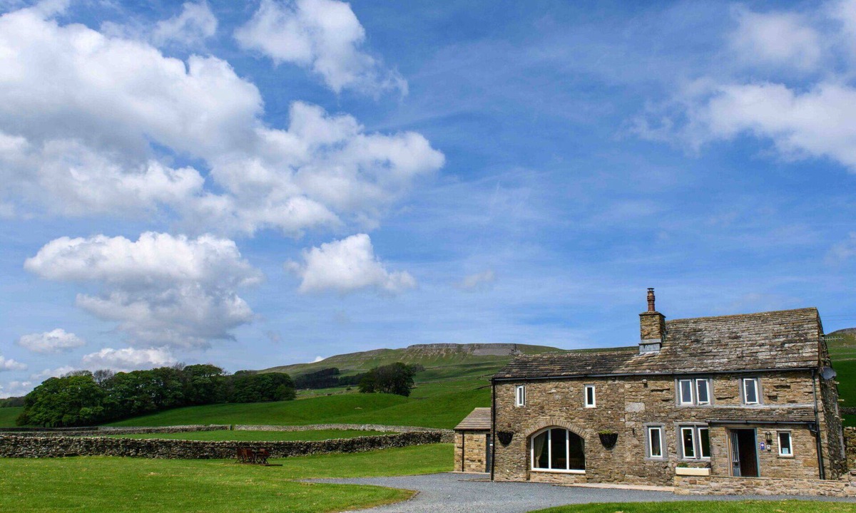 Hawes House | Wonderful villa for 6 guests with WIFI, terrace and pets allowed