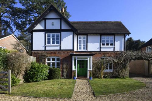 Emery Down House | Wood Haven