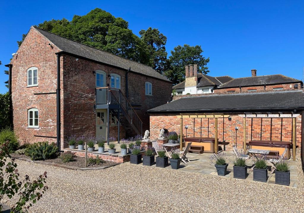 Frampton House | Wyberton House Holiday Lets