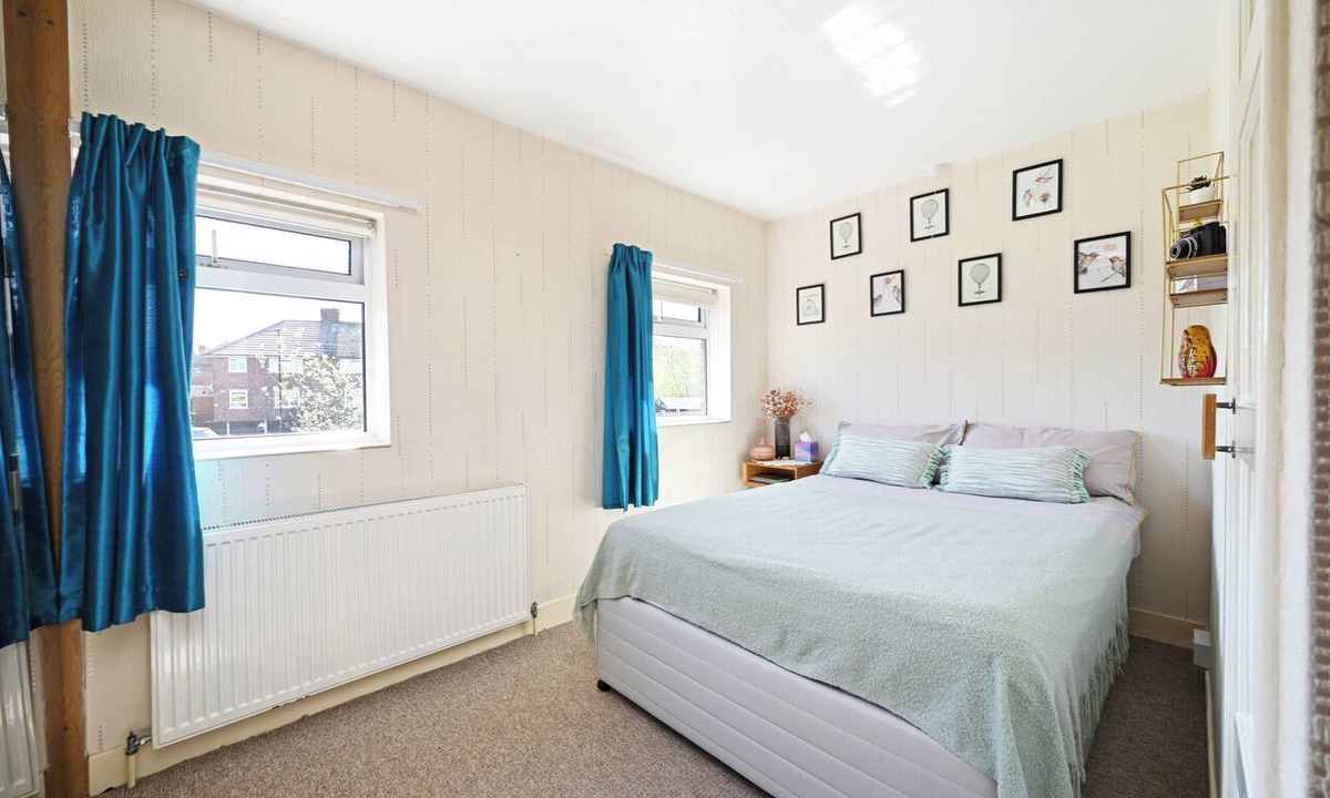 Sheffield House | Your entire stylish house with suntrap garden