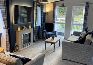 Ailsa Lodge with Hot Tub