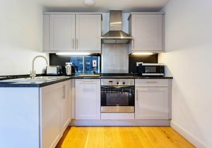 Contemporary by Tower Bridge, by Veeve