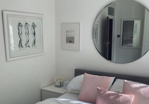 Gorgeous apartment opp regents park mins away from central london.