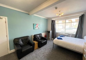 Large Ground Floor Studio Holiday Apartment Skegness - Flat 12 in Skegness