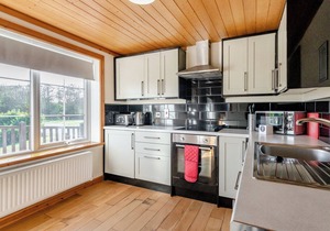 Outstanding, spacious and contemporary two storey lodge.