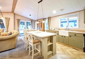 Peace Lodge with Hot Tub