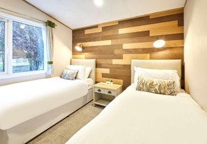 Peace Lodge with Hot Tub