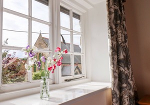 PINE COTTAGE, pet friendly, country holiday cottage in Snainton