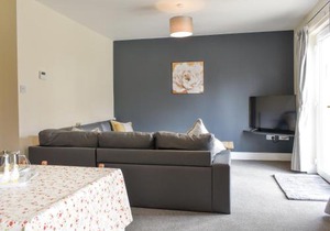 Three Dorchester Drive - Uk32039