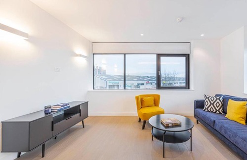 London Borough of Hounslow Apartment | Modern Standard 1 bed in Brentford