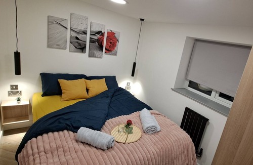Reddish Apartment | 1 BED Apartment, Close TO City Centre AND Local Restaurant AND Shops