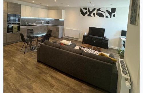 Gascoigne Apartment | 1-Bed Apartment Sleeps 4 Air Conditioning & WiFi