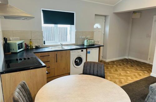 Peterborough Apartment | 1 bed ground floor flat free parking