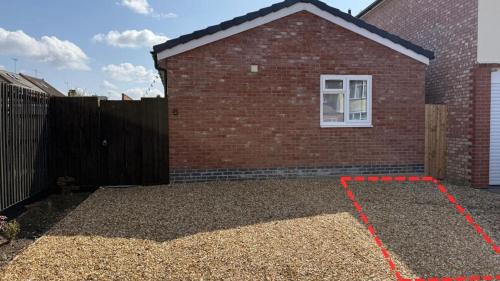 Peterborough Apartment | 1 bed ground floor flat free parking