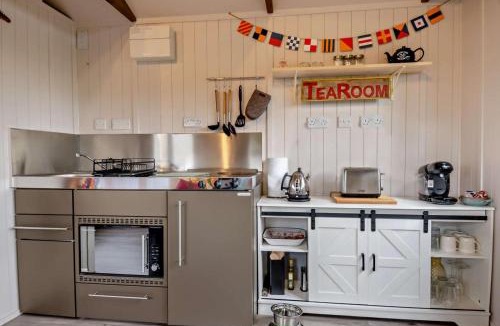 Pin Mill House | 1 Bed in Chelmondiston oc-l29137