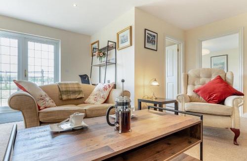 Flore House | 1 Bed in Flore oc-b32437