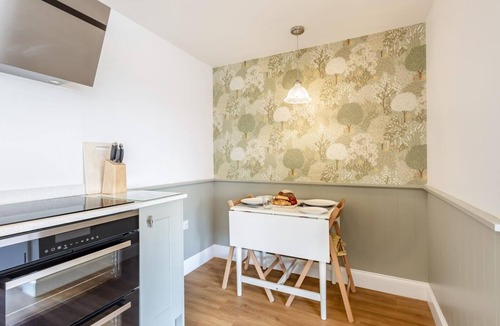 Martlesham Heath Cottage | 1 Bed in Rushmere St. Andrew (oc-luxl)
