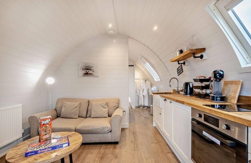 Somersby RV Rental | 1 Bed in Hagworthingham (oc-f34245)