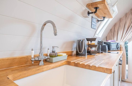 Somersby RV Rental | 1 Bed in Hagworthingham (oc-h34242)