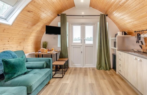 Frognall RV Rental | 1 Bed in Langtoft (oc-l32681)