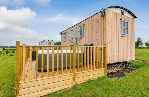 Holton Le Clay Cottage | 1 Bed in Market Rasen (oc-83846)