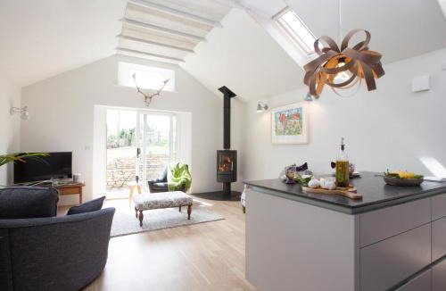 Thornton Watlass Cabin | 1 Bed in Thornton Watlass oc-g0089