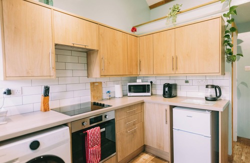 East Dereham Apartment | 1 Bed, Sleeps 3, Free Parking, Pets Allowed
