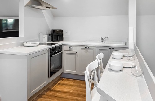 Bromsgrove House | 1 bedroom accommodation in Bournheath
