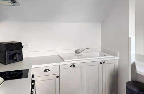 Bromsgrove House | 1 bedroom accommodation in Bournheath