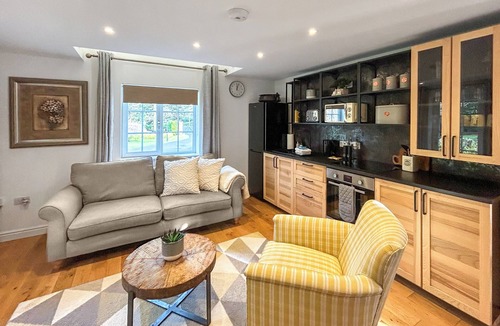 Guildford Cottage | 1 bedroom accommodation in Guildford