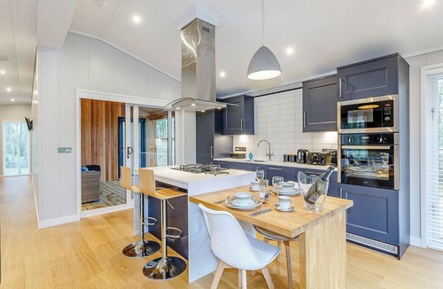 Elton Ski Chalet | 1 bedroom accommodation in Haddon