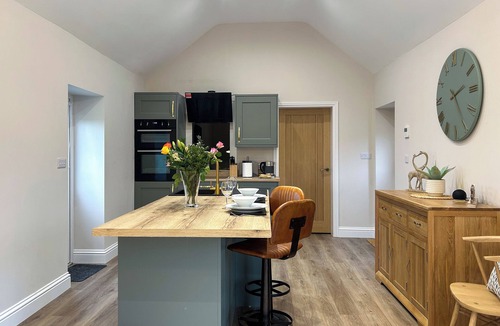 Newark Cottage | 1 bedroom accommodation in East Stoke, near Newark