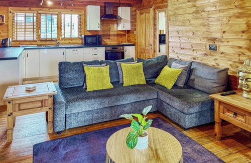Sawley Ski Chalet | 1 bedroom accommodation in Market Bosworth, near Nuneaton