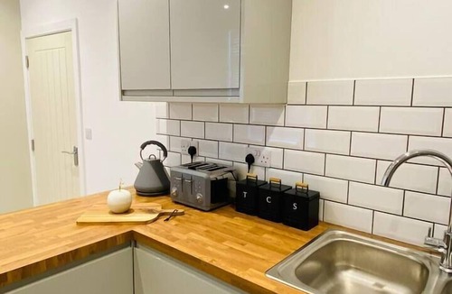 Rugby House | #106 Stylish 4Bedroom Retreat Walk to Rugby Centre